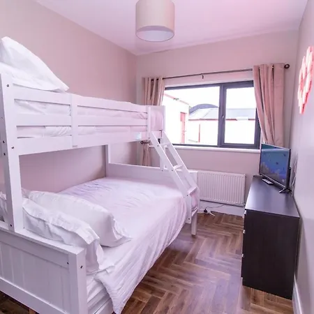 Eden House And Pet Farm Holiday home *