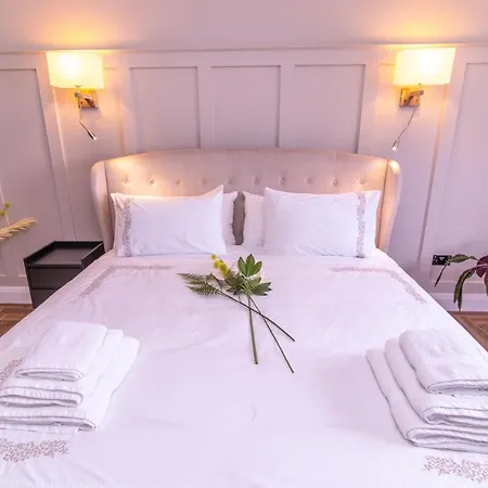 Holiday home Eden House And Pet Farm