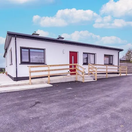 Сasa de vacaciones Eden House And Pet Farm *