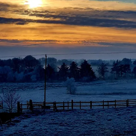 Eden House And Pet Farm Holiday home *