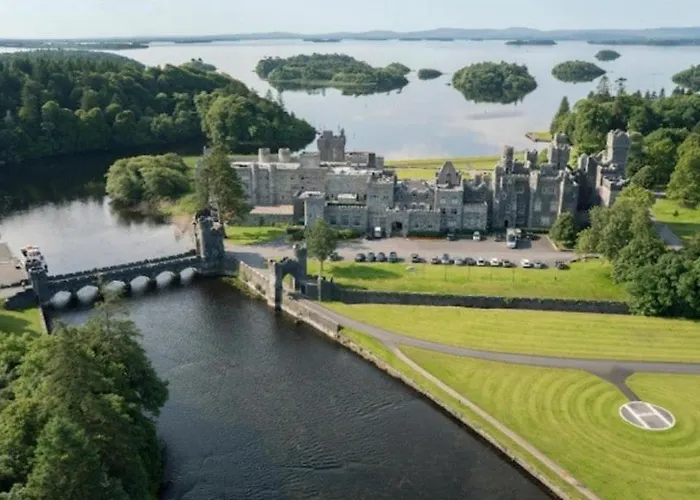 Eden House And Pet Farm 度假居