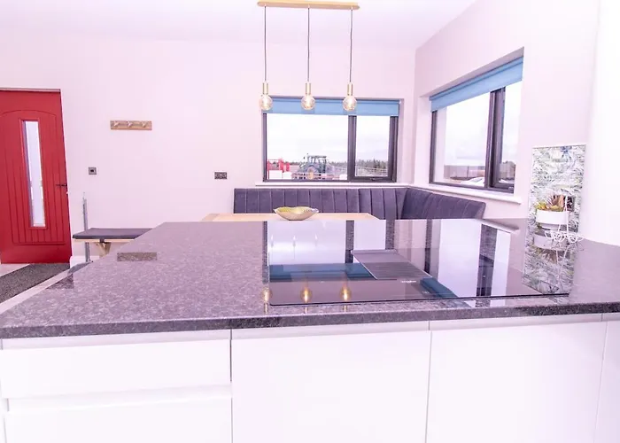 Eden House And Pet Farm *