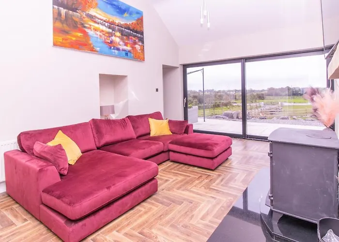 Eden House And Pet Farm